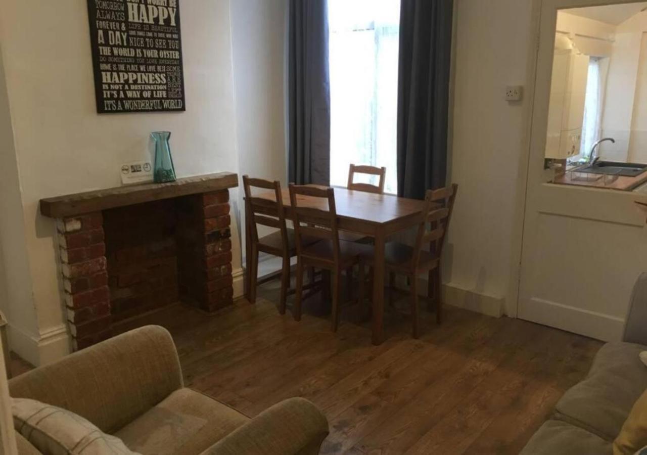 4 Bedroom House For Corporate Stays In 凯特林 外观 照片
